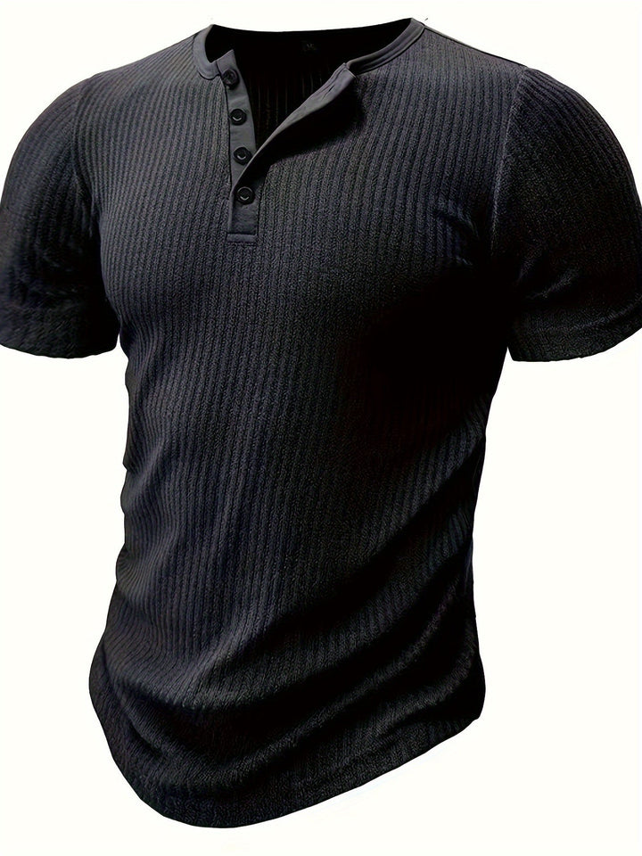 Herren Henley T-Shirt in Rippstruktur mit Knopfleiste, ideal für Freizeit & Alltag im Sommer.