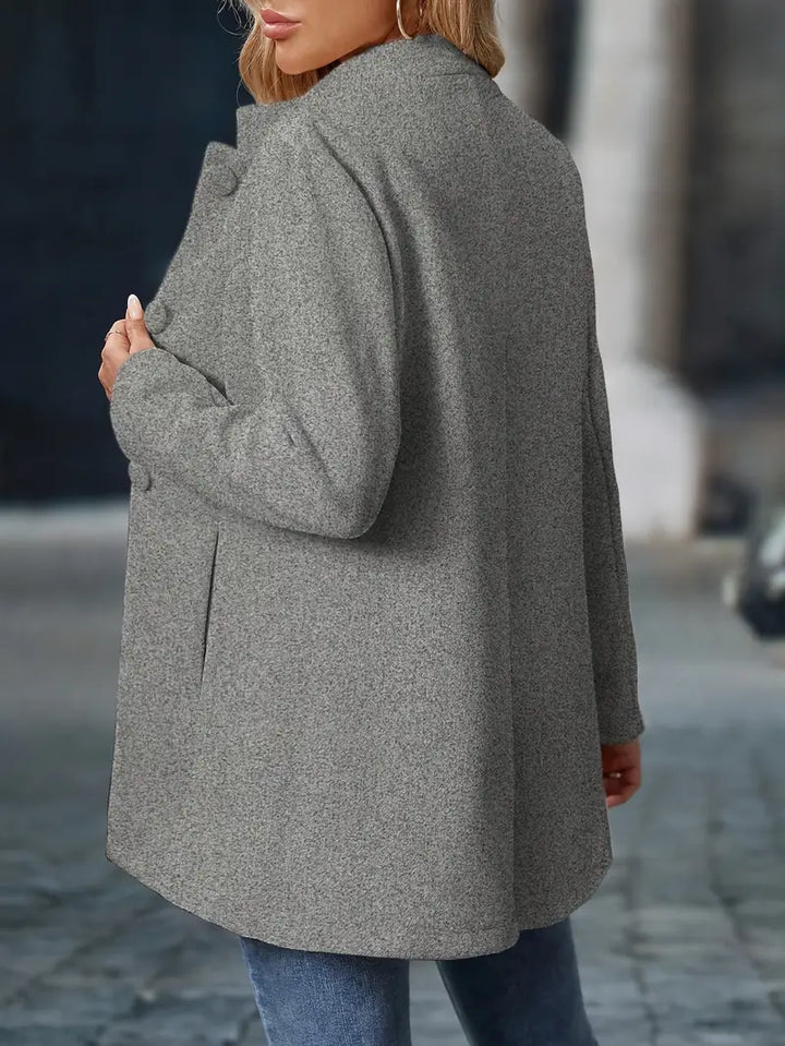 Damen Jacke im Blazer-Stil, kragenlos, tailliert, schick für Business & Abendveranstaltungen.