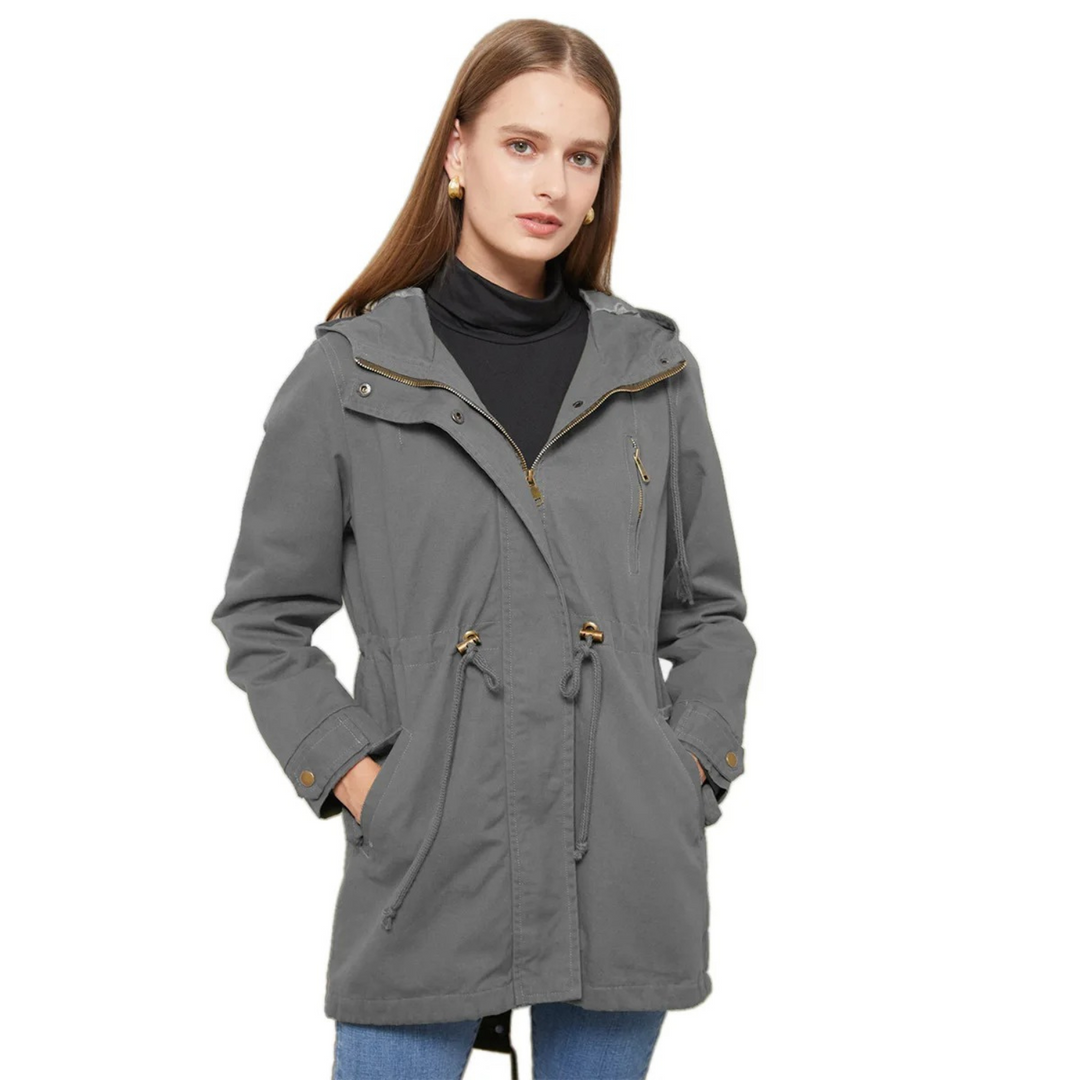 Stylische Damen Sommerjacke Amira, leicht, atmungsaktiv & wasserabweisend. Modisch lang geschnitten.