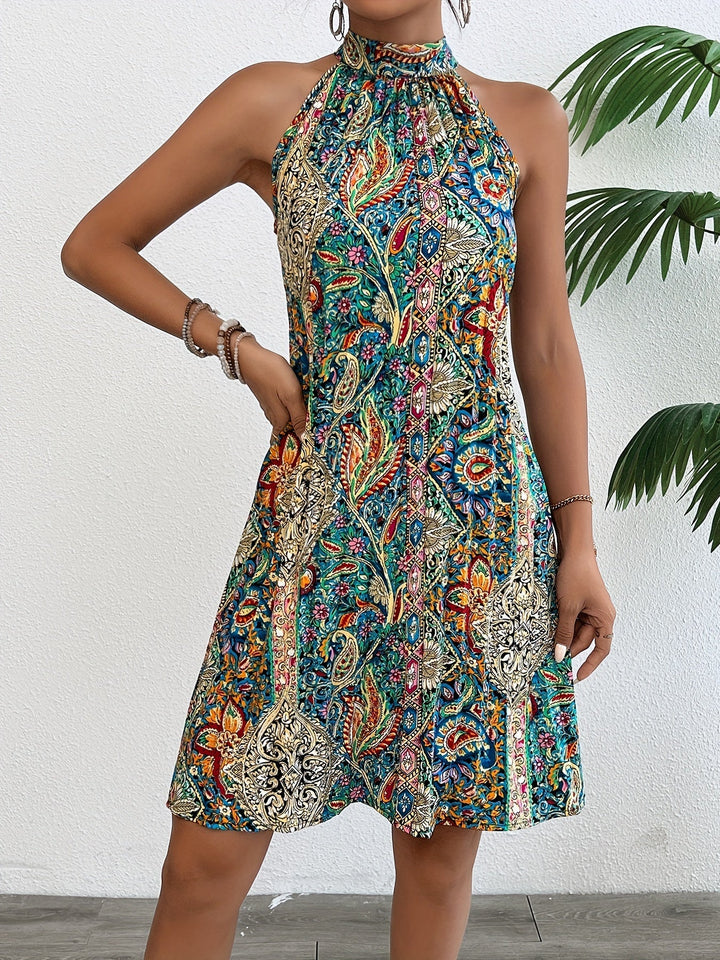 Grünes, elegantes Damen Boho Sommerkleid mit Halterneck. Perfekt für Urlaub, Strand und Freizeit.
