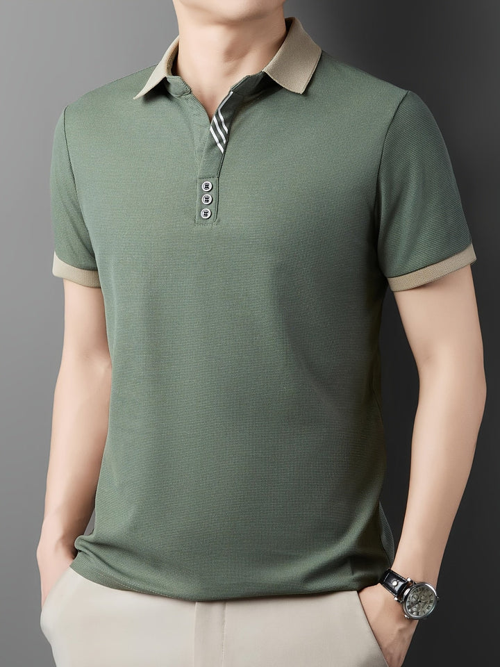Elegantes Herren Poloshirt mit Kontrastkragen. Ideal für Business & Freizeit im Frühling/Sommer.