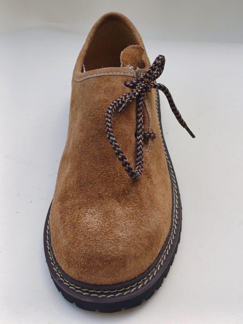 Bequeme Herren Trachtenschuhe Wildleder, klassische Schnürschuhe für Oktoberfest-Männermode.