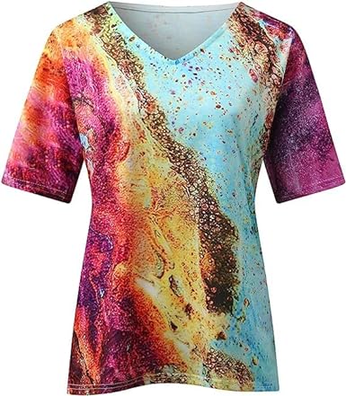 Stilvolles Damen T-Shirt mit Marmormuster, V-Ausschnitt. Lockerer Boho-Stil, Freizeitmode.