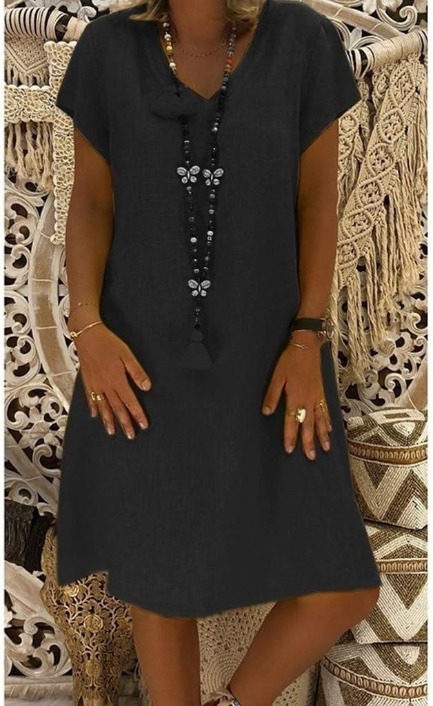 Modisches Freizeitkleid für Damen mit Relaxed Fit. Zeigt einen komfortablen und stilvollen Look.