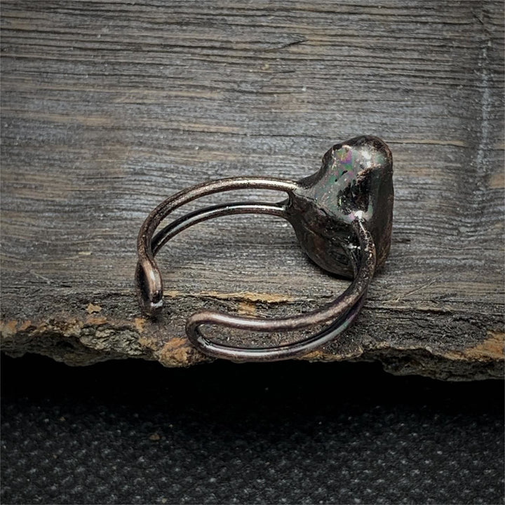Moderner Rohsteinring für Damen, verstellbar. Naturstein Geburtsstein Schmuck, persönlich & elegant.