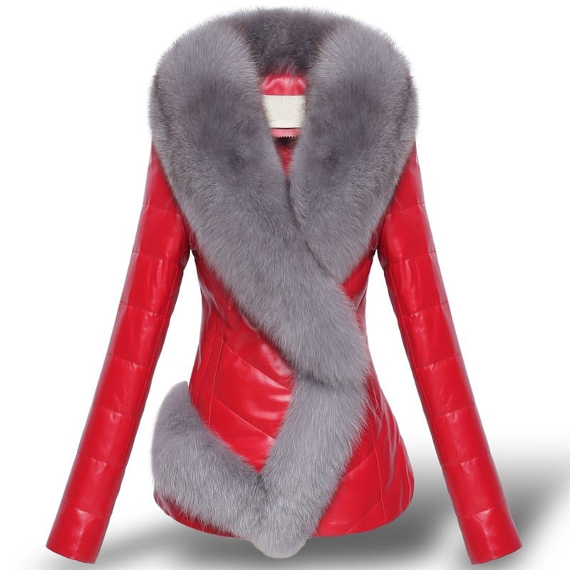 Damen Winterjacke, Kurzmantel-Stil, mit dekorativer Knopfleiste und femininem Kragen, schicke Damenmode für den Winter.