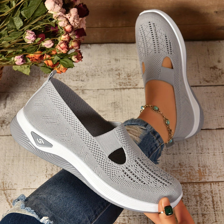 Rutschfeste Slip-on Walkingschuhe. Bequeme Leichtschuhe für Damen & Herren, perfekt für den Alltag.