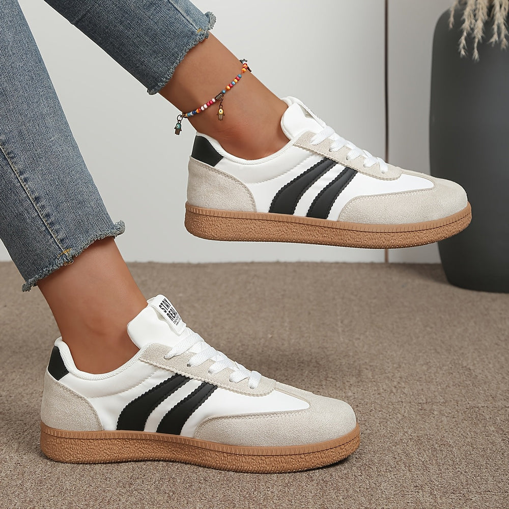 Modische Retro Damen Sneaker in Grün-Blau, perfekt für Streetwear & Freizeit.