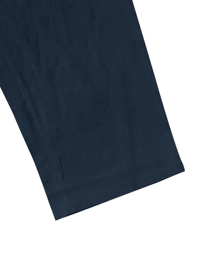 Marineblaue stylische Herrenhose, locker. Bequeme Freizeithose, atmungsaktiv für Sommer.