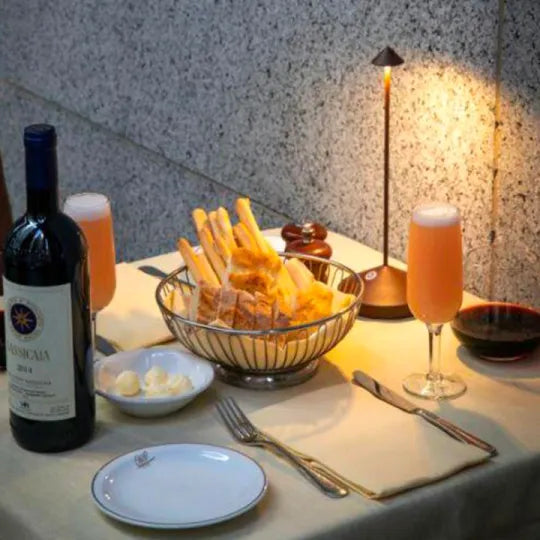 Flexible kabellose LED-Lampe. Dimmbare Beleuchtung für Wohnzimmer, Schlafzimmer & Patio.