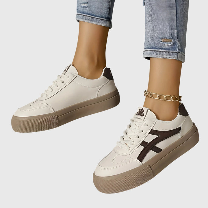 Bequeme, weite Damenschuhe von oben. Ergonomische Komfortschuhe ideal für entspannte Freizeit und Alltag.
