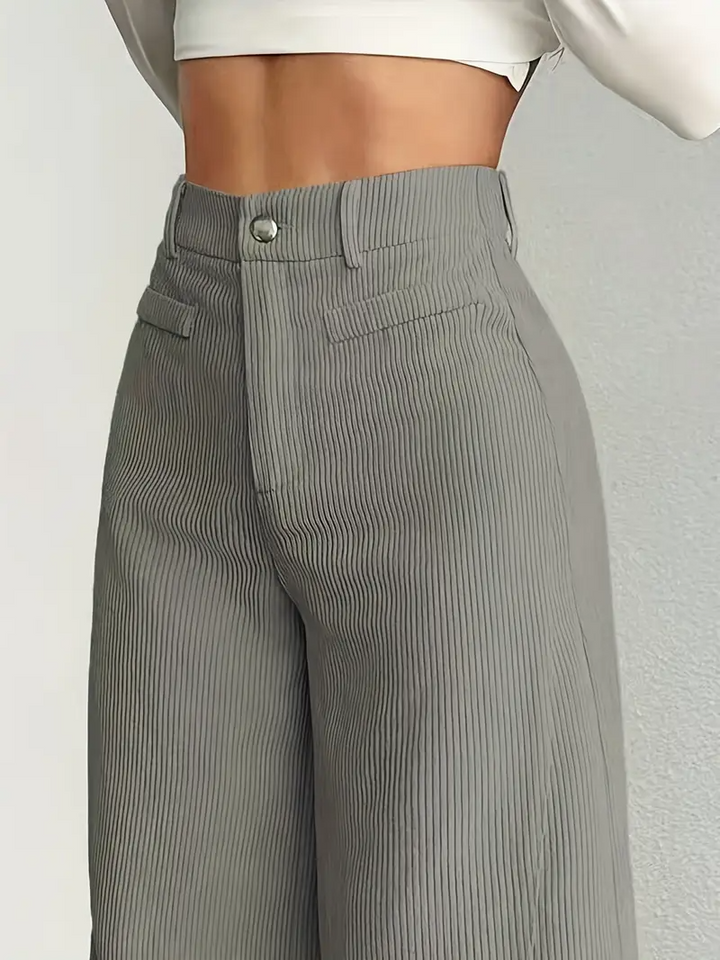 Damenhose für Herbst/Winter: hohe Taille, weites Bein. Stilvolle und elegante Hose, ideal für Business Casual Mode.
