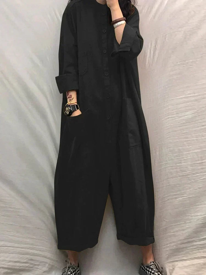 Bequemer Damen Oversized Jumpsuit mit langen Ärmeln. Lockerer Baumwoll-Leinen Overall für jeden Anlass.