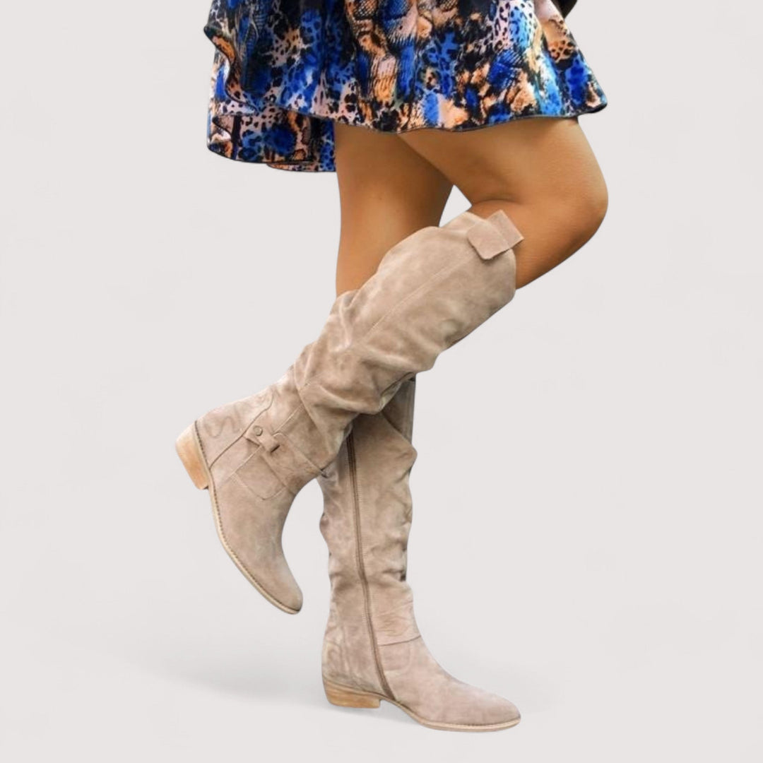 Gefütterte Damen Winterstiefel, ideal für Schnee & Eis. Warm & komfortabel.