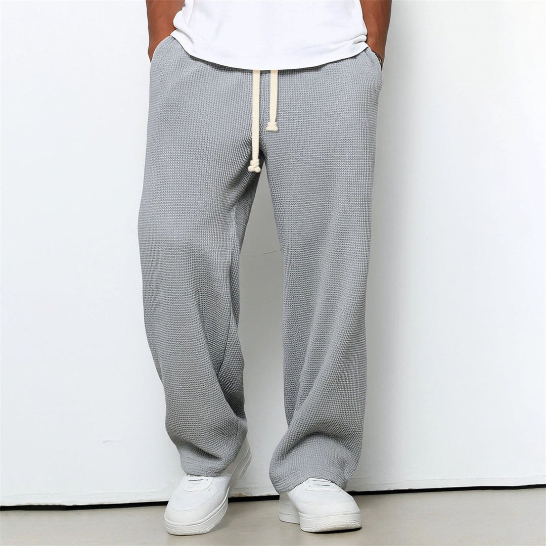 Bequeme Herren-Freizeithose mit lockerer Passform. Ideal für den Alltag, Freizeit und leichte sportliche Aktivitäten.