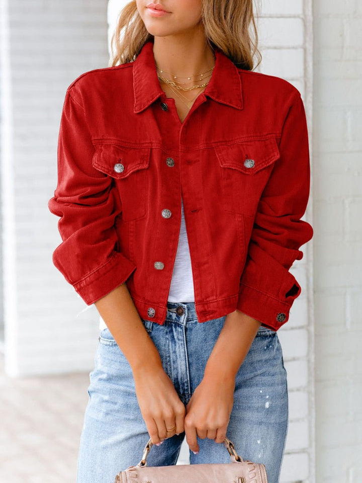 Lässige Damen Jeansjacke in Indigo, lockere Passform, stylische Wahl für Frühling, Herbst und den Alltag.
