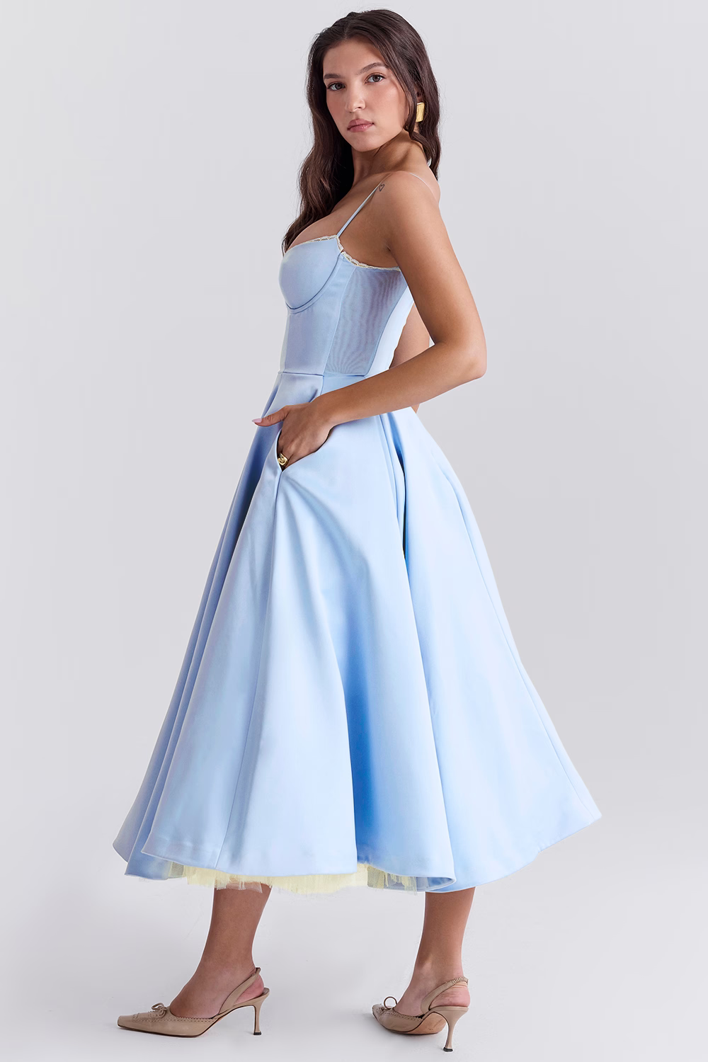 Festliches Midi-Kleid für Frauen, figurbetont und elegant, perfekt für Abendessen und Partys.