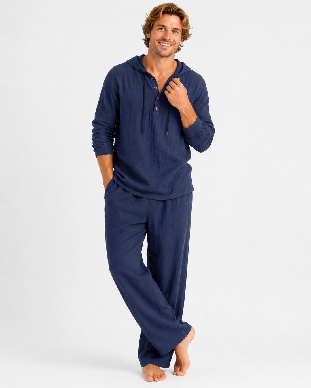 Herren Zweiteiler Kapuzenanzug in modernem Design. Bequemer Freizeitanzug für Sommer & Athleisure-Stil.