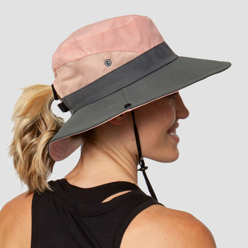 Atmungsaktiver Damen Sonnenhut Liane für den Sommer. UV-Schutz, faltbar & mit Pferdeschwanz-Option.