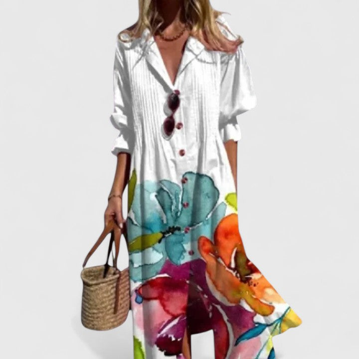 Bequemes Damen Sommerkleid im Boho-Stil mit lebhaftem Muster, ideal als vielseitiges Freizeitkleid.