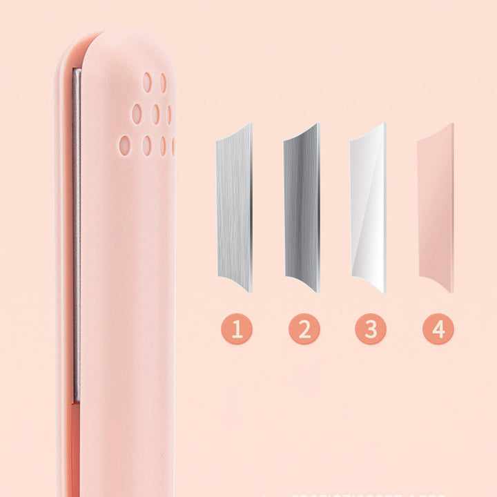 Kompaktes Damen Mini Glätteisen mit Keramikplatten, perfekt für glattes Haar und schnelles Styling auf Reisen.