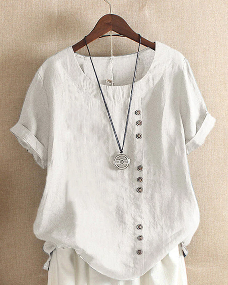 Nahaufnahme der unifarbenen Damenbluse Nora: weicher Stoff, ideal für Casual & elegante Looks.