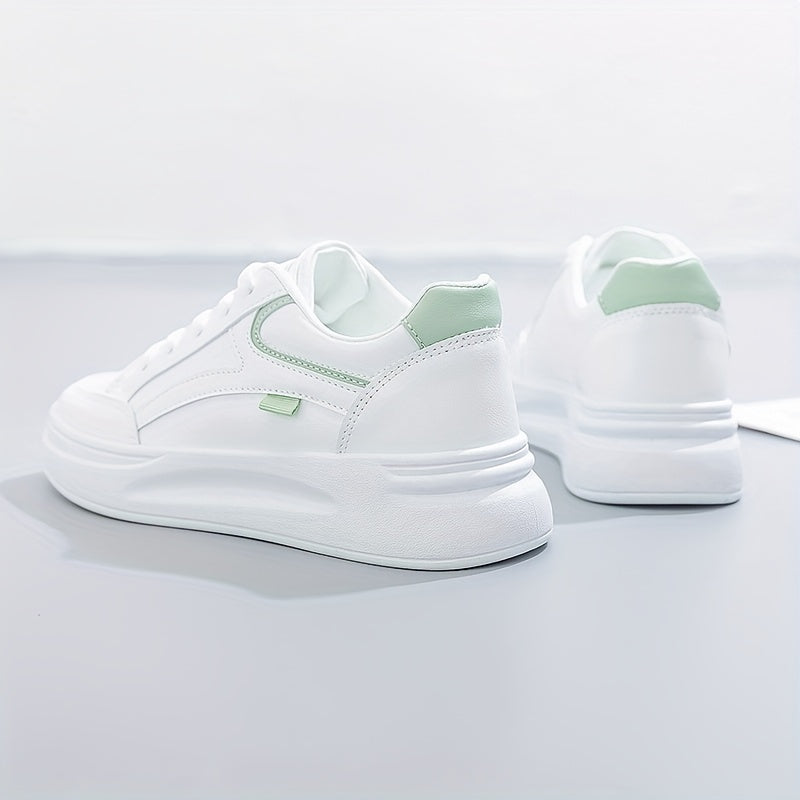 Hochwertige Damen Sneaker. Langlebige, bequeme Freizeitschuhe mit modernem Design für den Alltag.