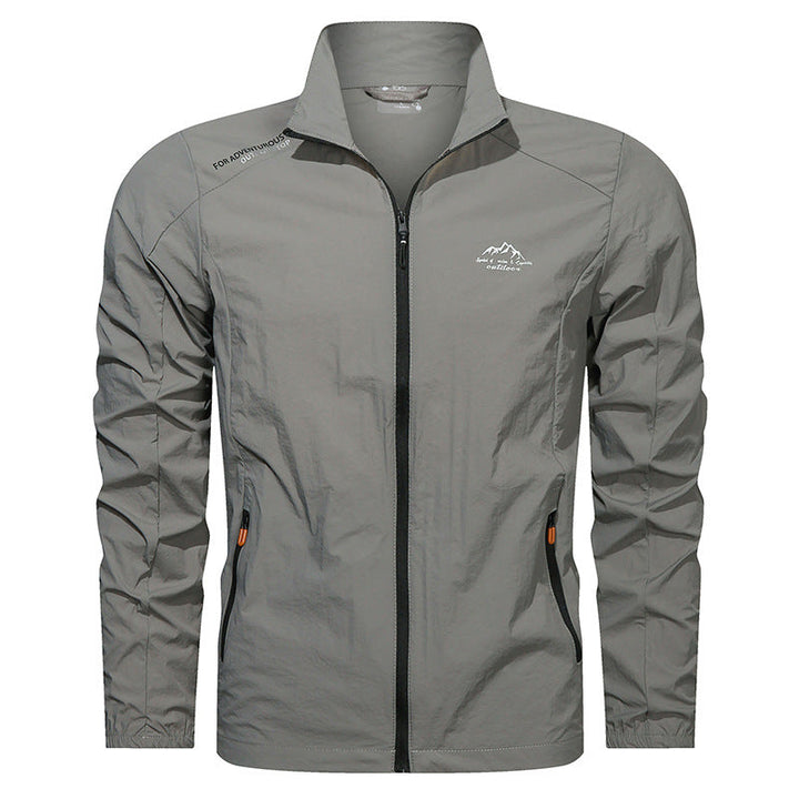 Denimblaue Herren Fashion Jacke Windbreaker. Leichte Sportjacke mit UV-Schutz, Stehkragen & schnelltrocknend.