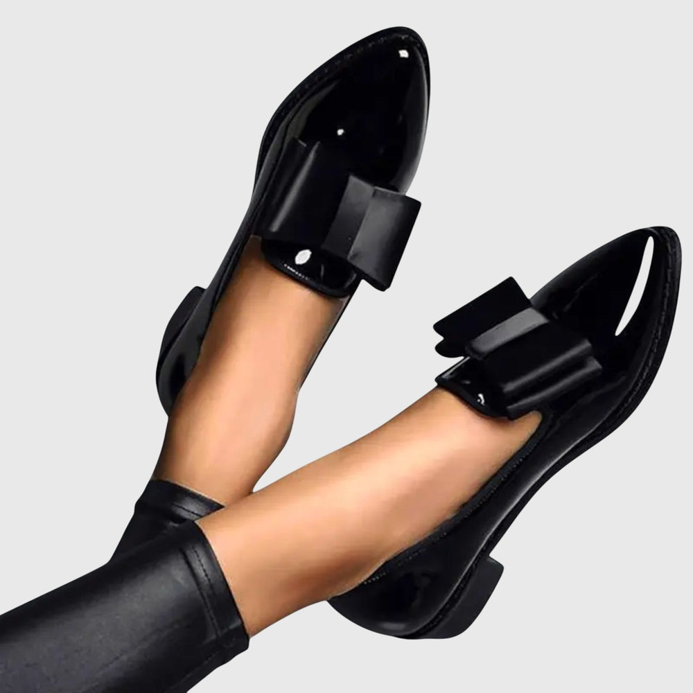 Eleganter Damen Slip-On Loafer in klassischem Design. Ideal für Business Casual Outfits und Freizeit.