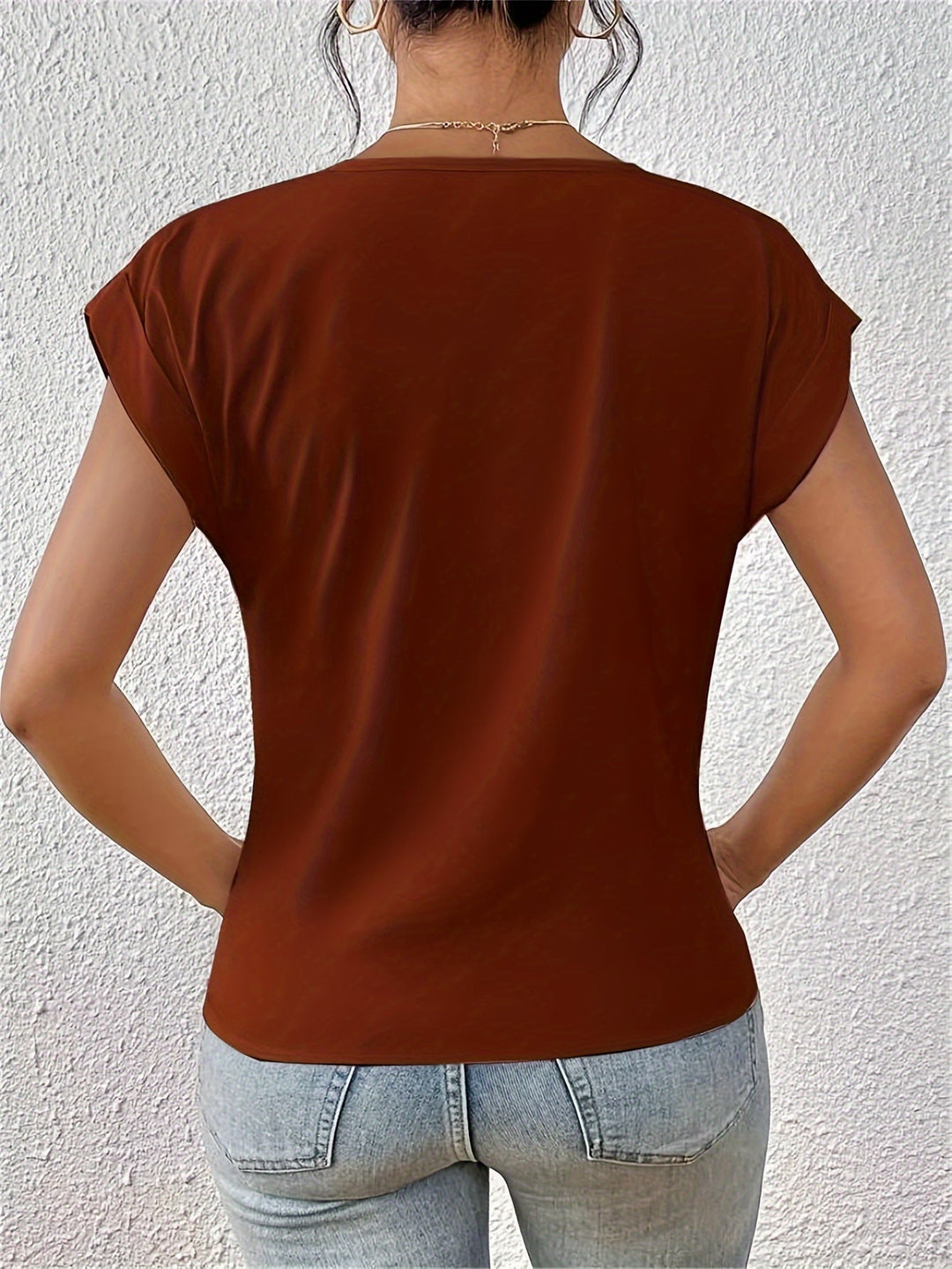 Trendige Damenbluse, Wickel-Design mit V-Ausschnitt, perfekt für moderne Outfits.