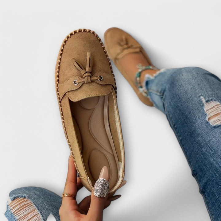 Rosa orthopädische Komfort-Loafer für Damen, ideal für lange Tage.
