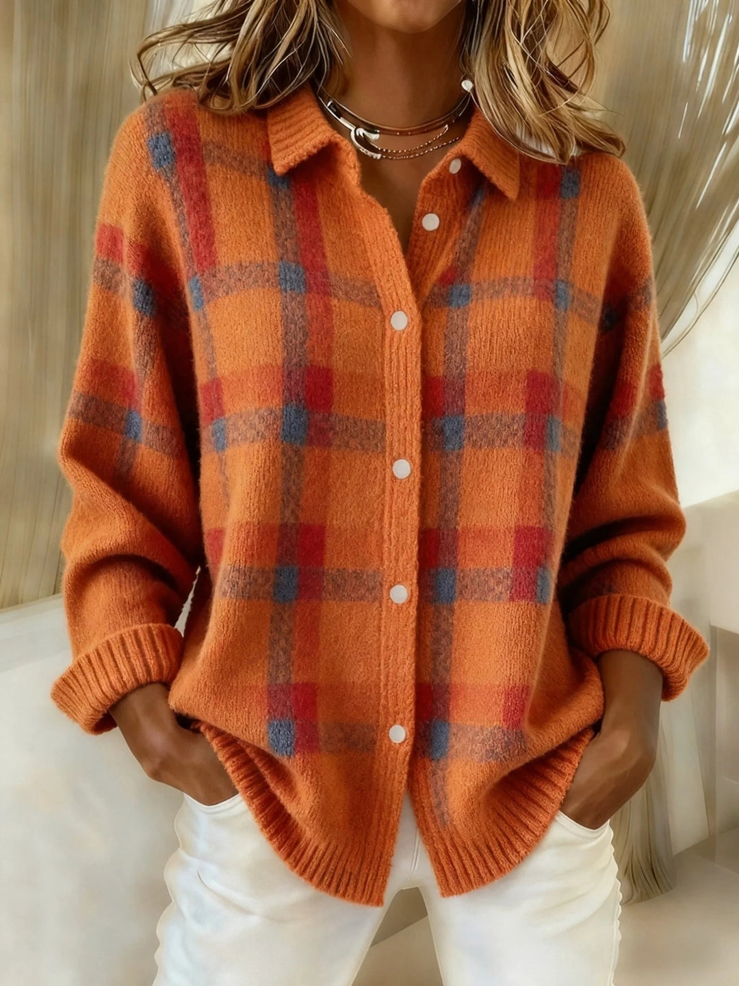 Damen Langarm Karomuster Knopfshirt mit Rundhalsausschnitt für Casual-Looks, bequem und stilvoll.