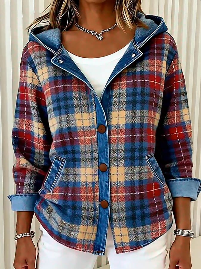 Stilvolle Damen Karojacke mit Kapuze, ideal für einen modernen Casual Look. Leichte Übergangsjacke für jede Dame.