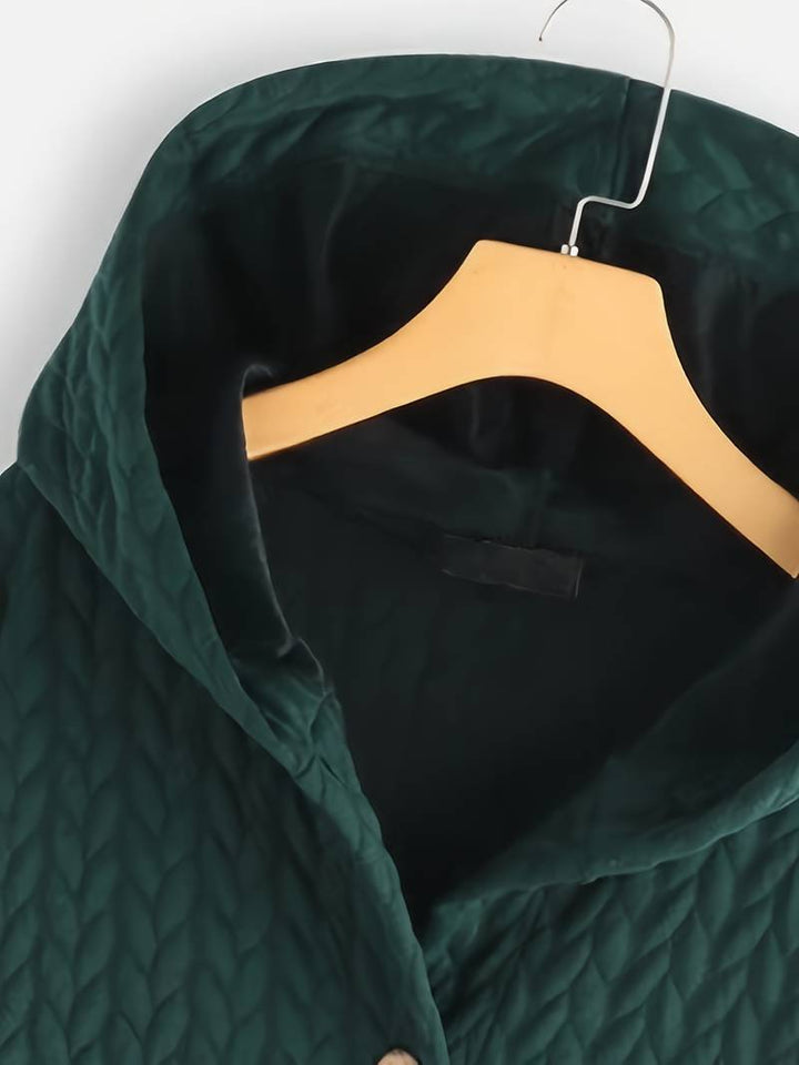 Warme Damenjacke für den Winter, elegant & slim fit. Hoher Tragekomfort garantiert.