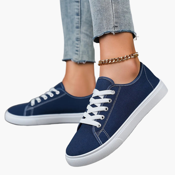 Schlichte, moderne Damen Low-Top Sneaker, bequeme Alltagsschuhe für jeden Anlass.
