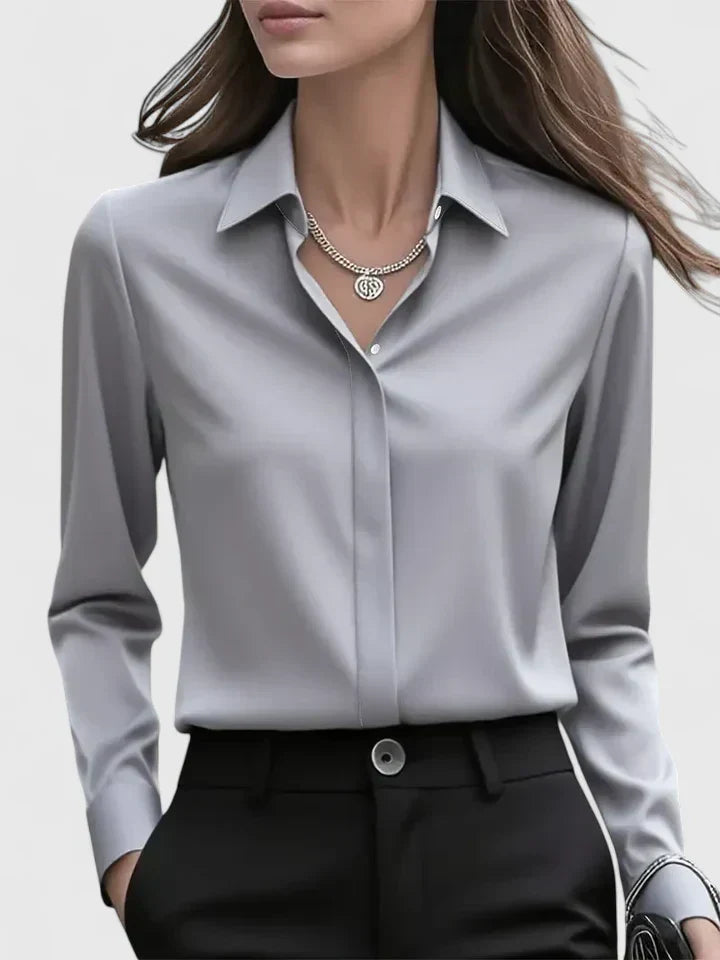 Damen Langarmshirt in stilvollem Marineblau, perfekt für einen eleganten oder casual Look. Zeitloses Oberteil.