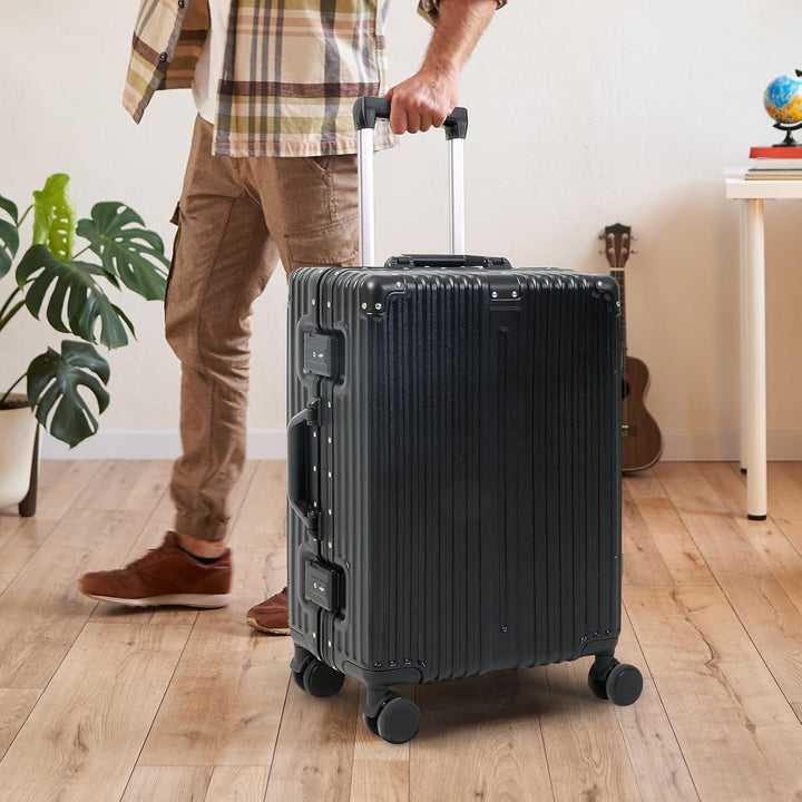 Stabiler Aluminium-Rahmen Koffer, kratzfest und langlebig, ideal als Handgepäck für Business-Reisen.
