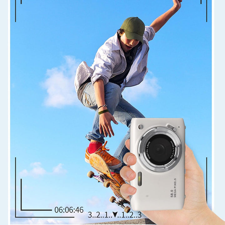 Verpackung der Lumora 4K Kompaktkamera, bereit zum Auspacken & Entdecken.