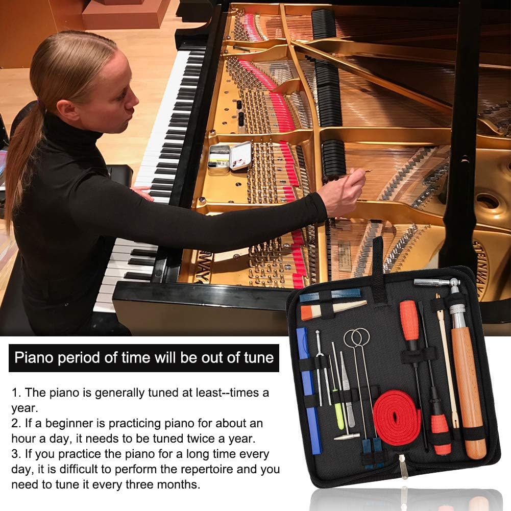 Nahaufnahme von Stimmhammer, Dämpfern und Schraubenschlüssel aus dem Klavier-Reparatur-Set.
