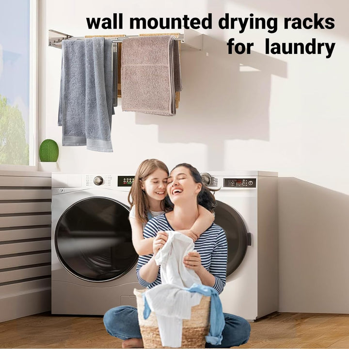 Weißer klappbarer Wäschetrockner wandmontiert. Bietet viel Trockenfläche, ideal für das Bad oder kleine Waschküchen.