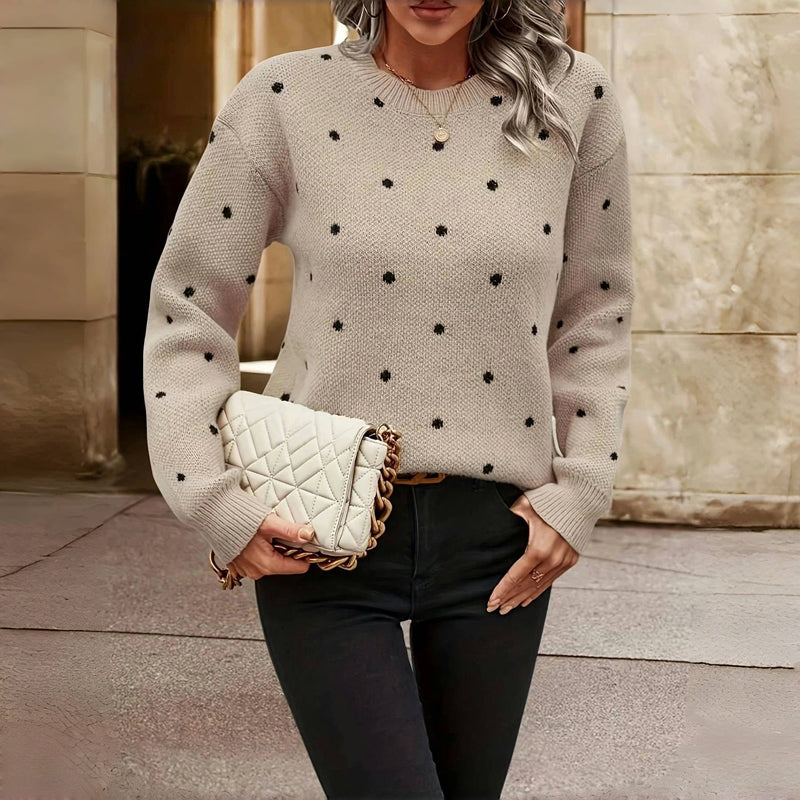 Casual Damen Strickpullover mit Punktemuster. Vielseitiger Rundhals-Pullover für jeden Tag im Herbst.