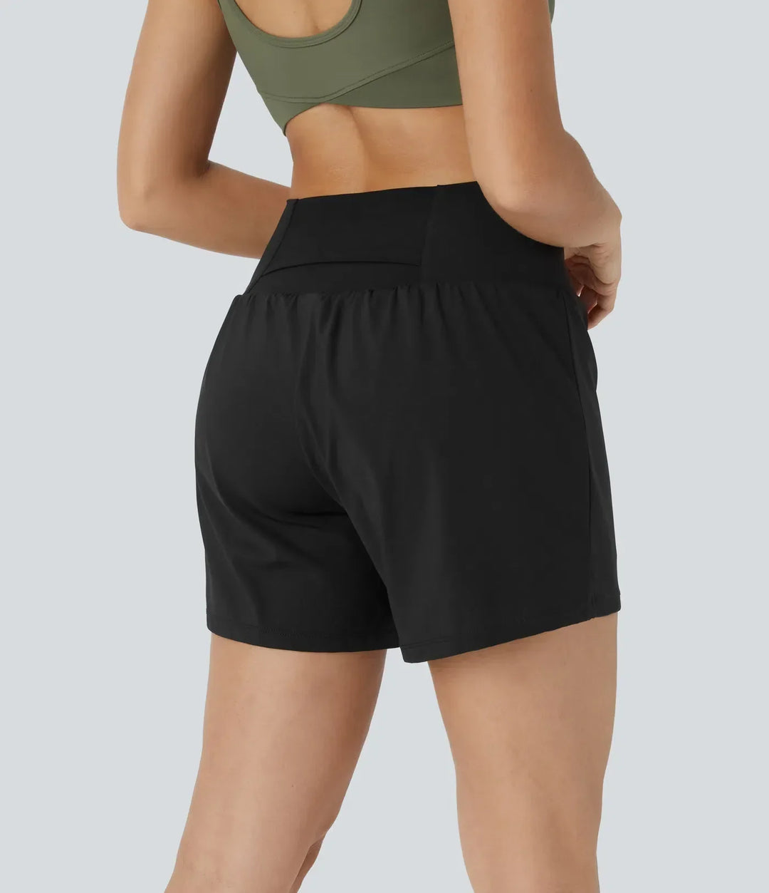 Stilvolle Damen Athletik Shorts, 2-in-1, hochtailliert, für Sport & Freizeit.