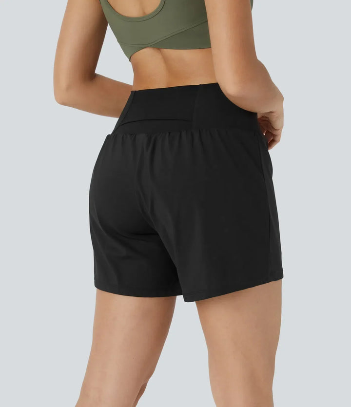 Stilvolle Damen Athletik Shorts, 2-in-1, hochtailliert, für Sport & Freizeit.