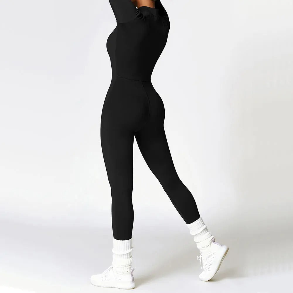 Vielseitiger Damen Jumpsuit mit langen Ärmeln, Reißverschluss und hohem Kragen für jeden Anlass.