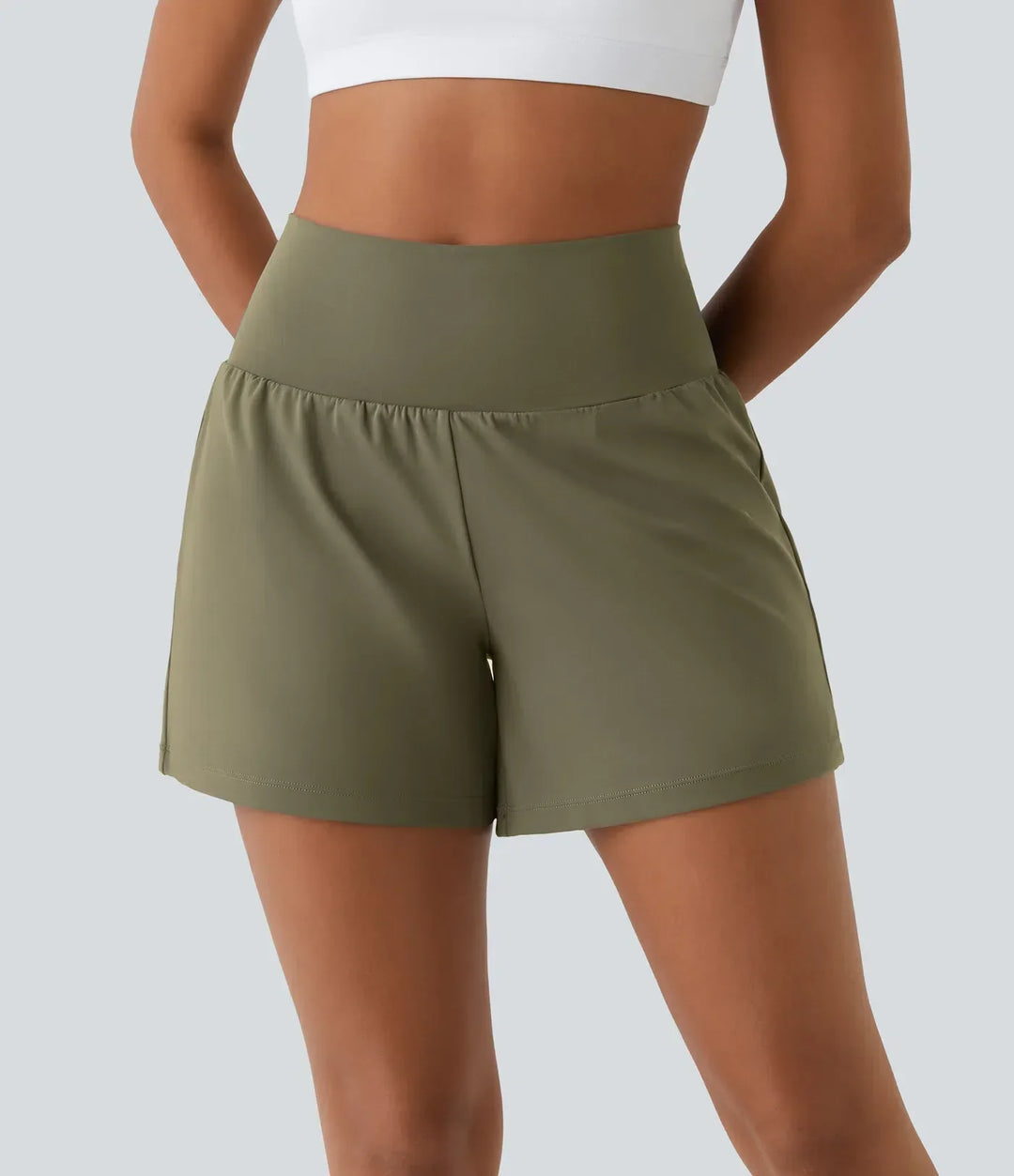 Elegante Damen Yoga Shorts, hochtailliert, 2-in-1, für maximale Bewegungsfreiheit.