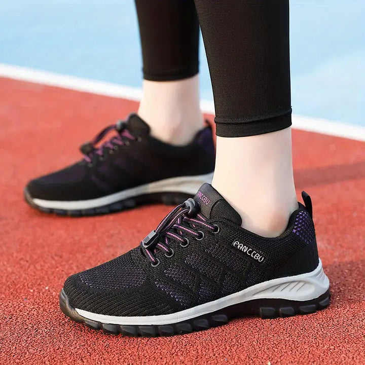 Detailaufnahme: Sohle der Damen Orthopädischen Sneaker, gepolstert für maximale Stoßdämpfung.