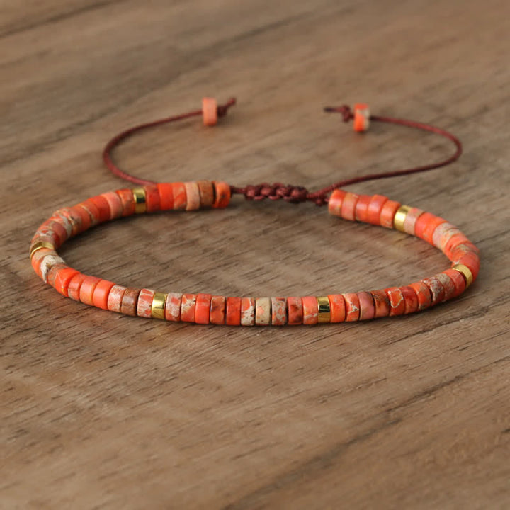 Elegantes geflochtenes Damenarmband Seraphina aus Natursteinen, verstellbar, Geschenk.