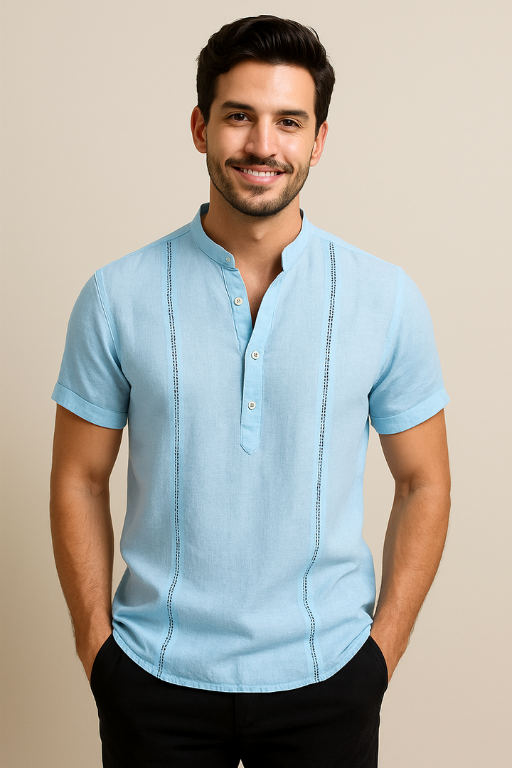 Atmungsaktives Herren Kurzarmhemd, locker geschnitten für maximalen Komfort im Sommer. Ideal für warme Tage.