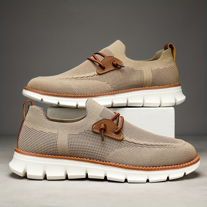 Stylische Herren Slip-On Sneaker, bequem und atmungsaktiv, ideal für Büro und Freizeit.