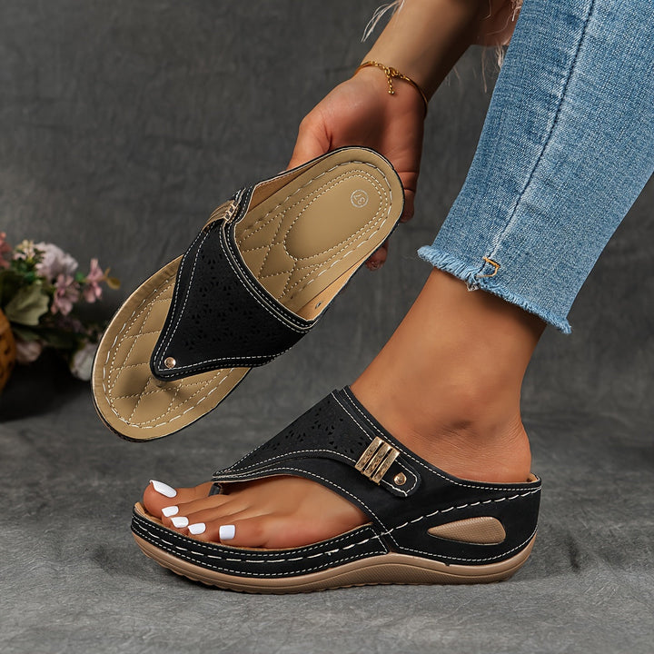 Bequeme orthopädische Damen Sandalen mit Fusspflege-Eigenschaften, perfekt für lange Sommertage.